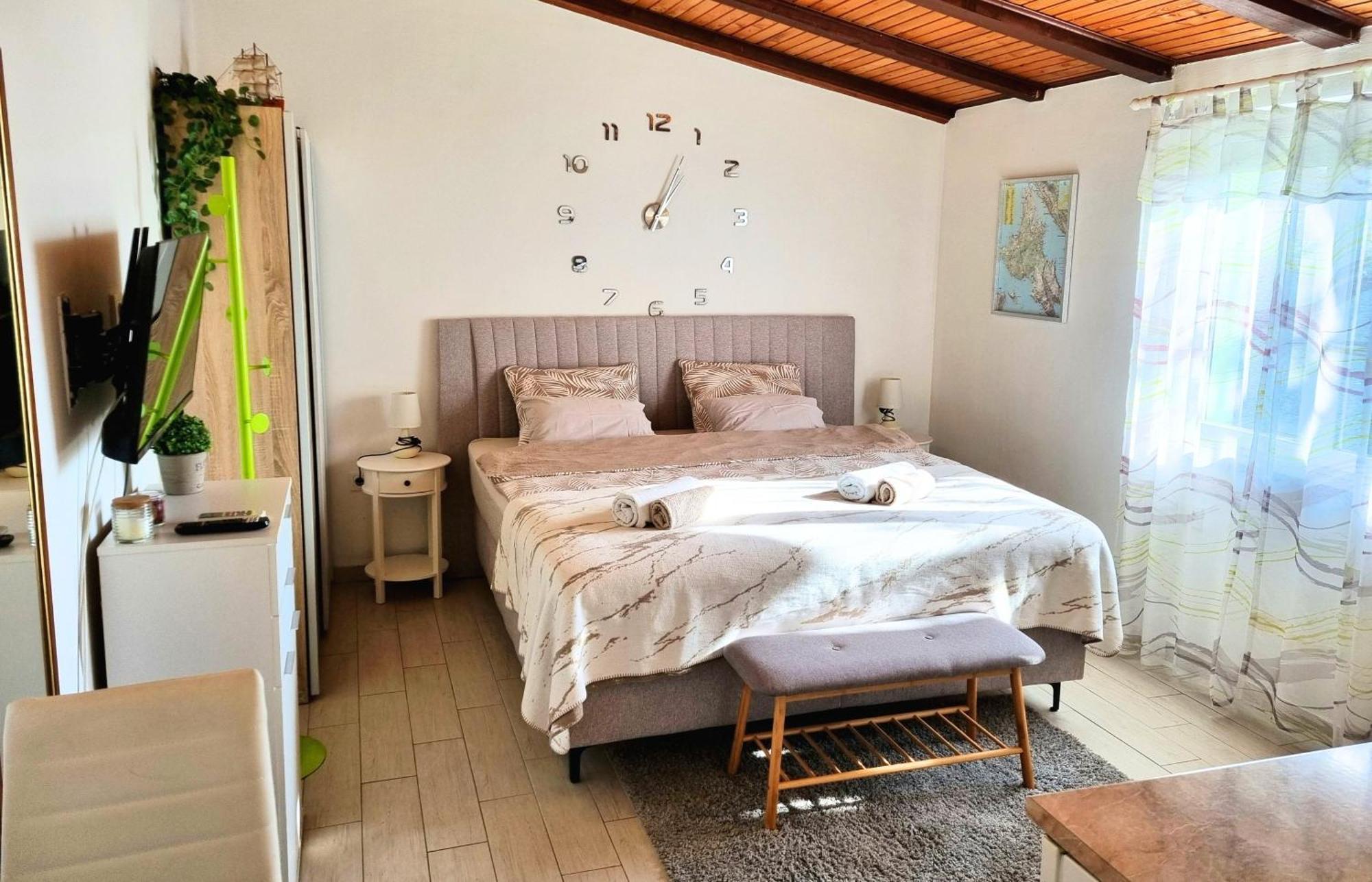 Studio Apartment Lino Skrbcici Luaran gambar